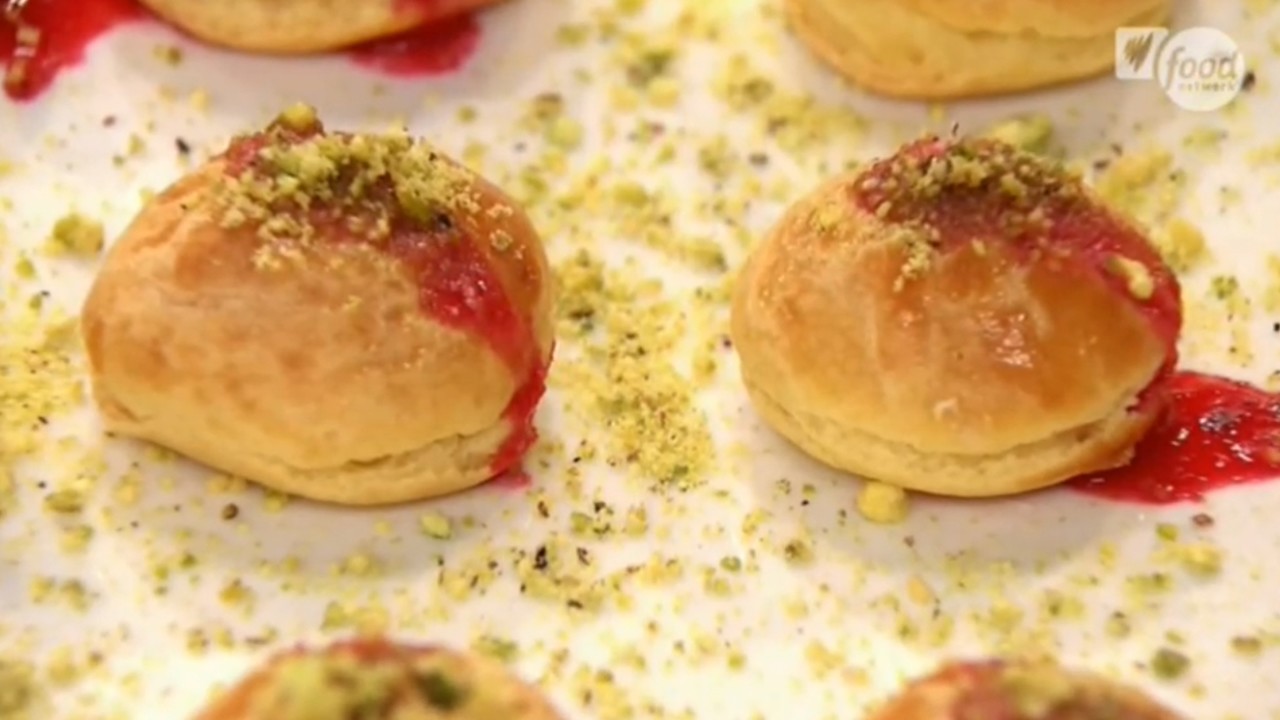 Stuffed Puffs - Hosts and judges Duff Goldman... - ClickView