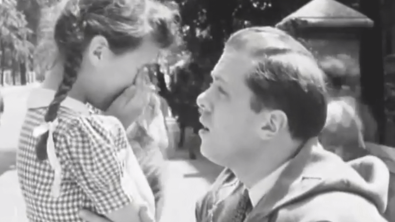 Eight O'Clock Walk - In post-WW2 England, a t... - ClickView