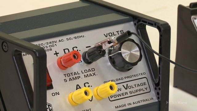 Connecting an Ammeter or Voltmeter